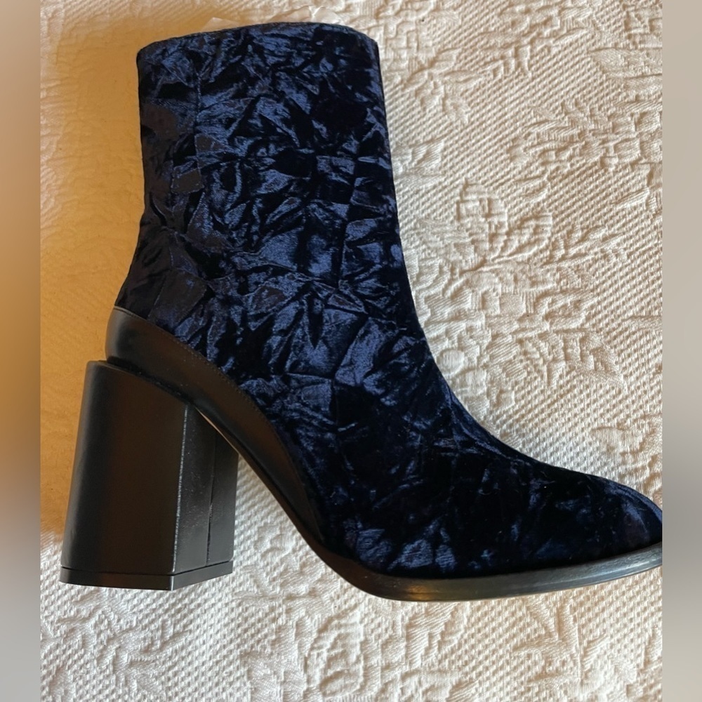 Dear Frances blue crushed velvet spirit boots. NWOT - Picture 3 of 8